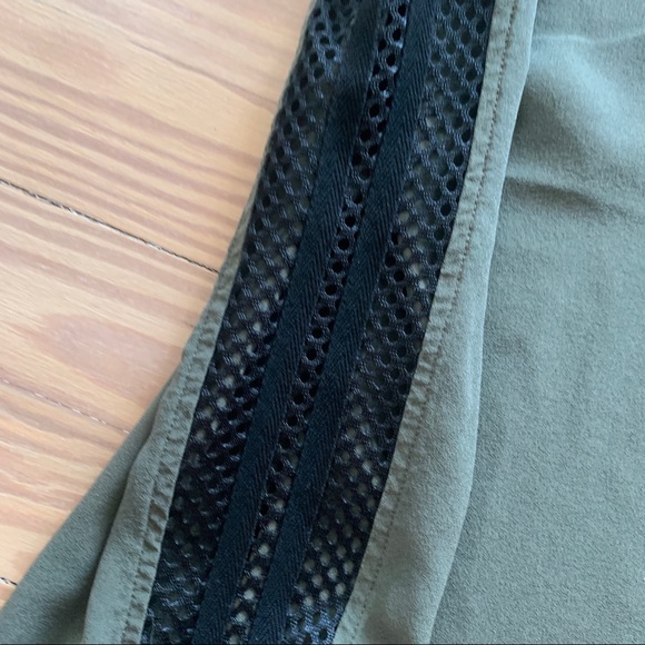 LAMB olive green button down top size XS - Picture 5 of 6